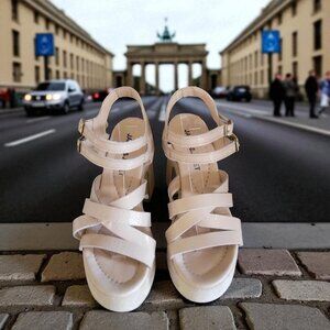 Janet & Janet Nude Platform Chunky Heels Strappy Design EU 36